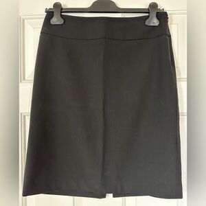 Banana Republic black skirt size 4P women’s